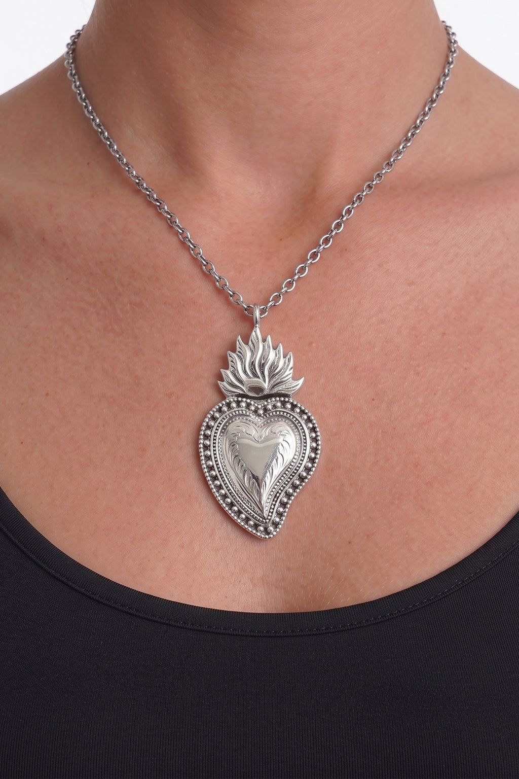 Collana Cuore Sacro — packshot e-commerce Angel's Club Roma