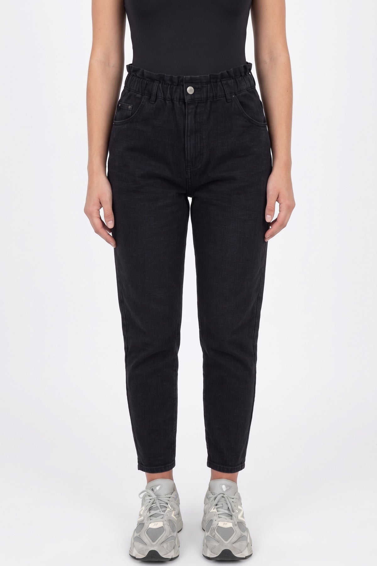 Jeans Balloon Black — packshot e-commerce Angel's Club Roma