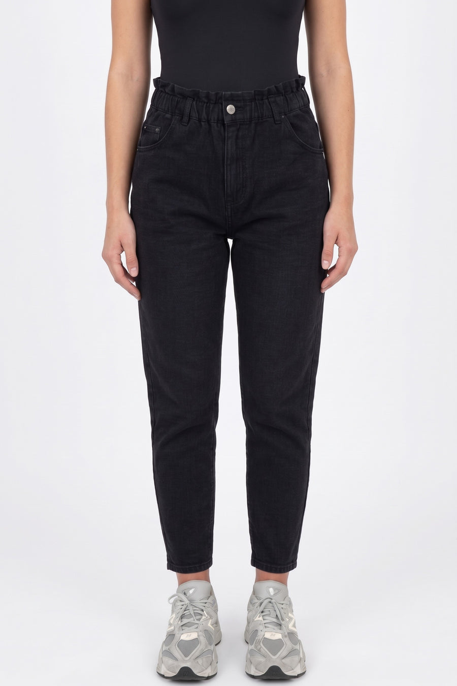 Jeans Balloon Black — packshot e-commerce Angel's Club Roma