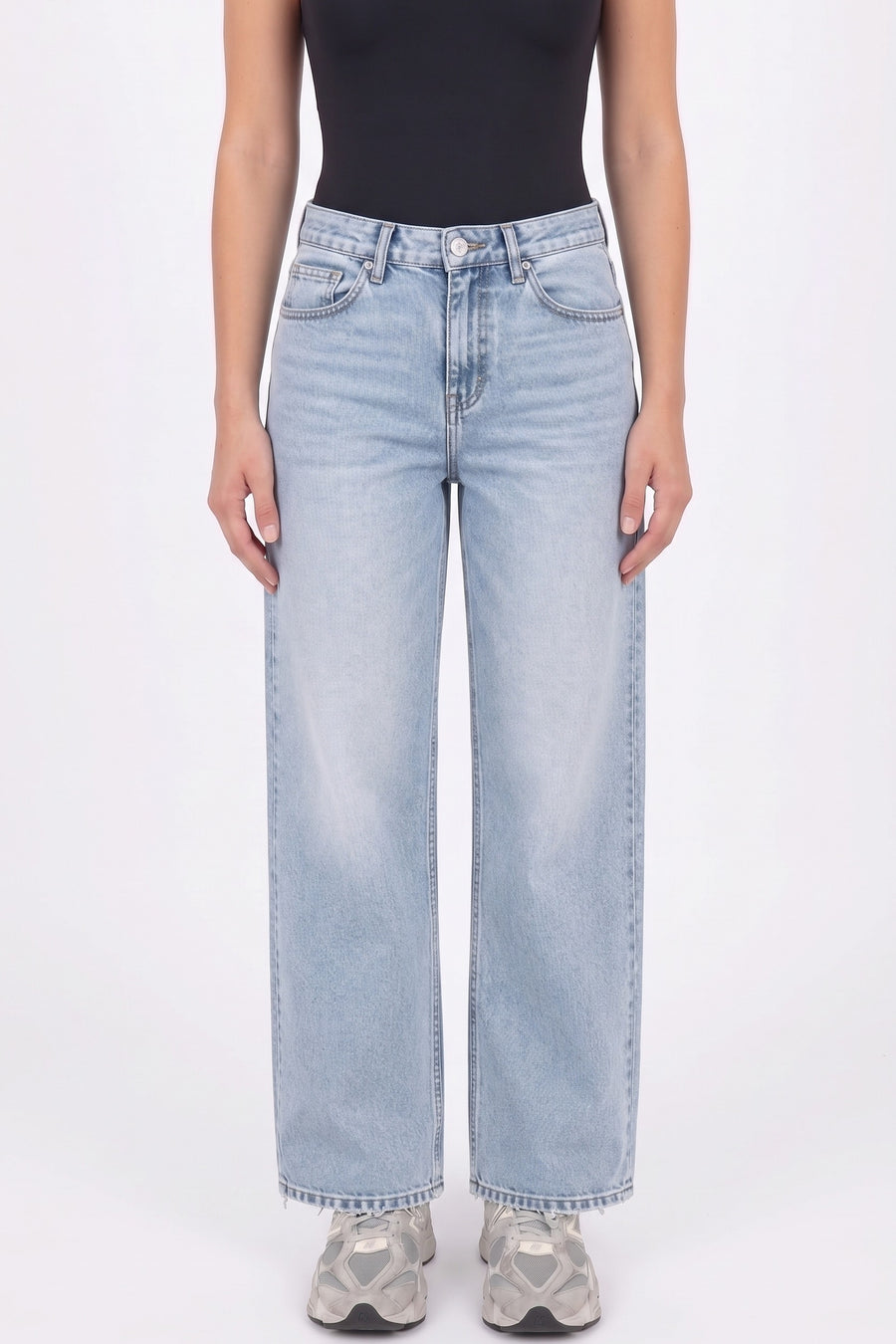 Jeans Regular Chiaro fronte — packshot e-commerce Angel's Club Roma
