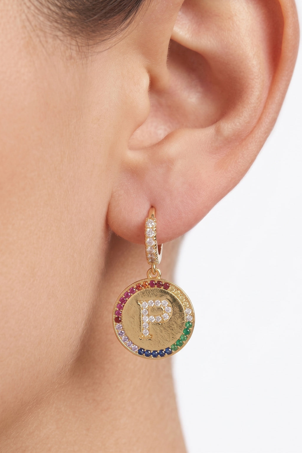 Orecchino con iniziale P — packshot e-commerce Angel's Club Roma
